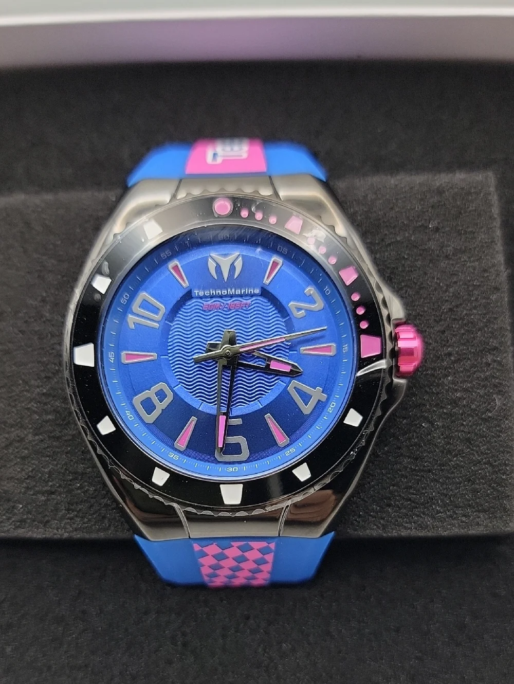 NWT TechnoMarine TM-525011 Racing F2 Legends Mens Womens Blue Pink 44mm Watch